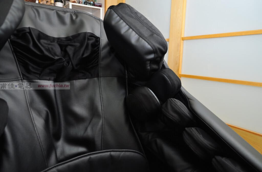 INADA 巢舒壓指技按摩椅HCP-S999E